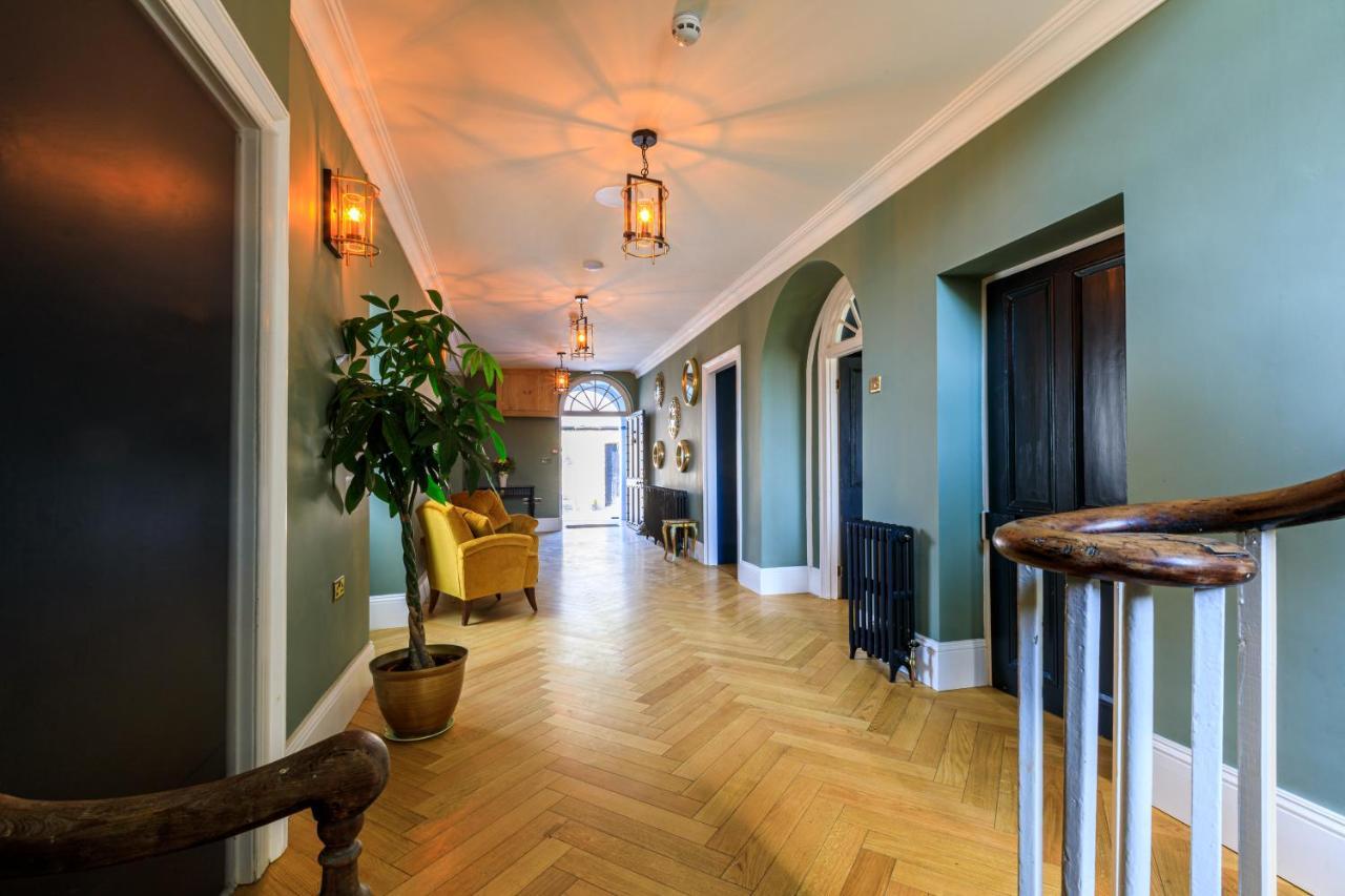 Picton-House Otel Llandowror Dış mekan fotoğraf