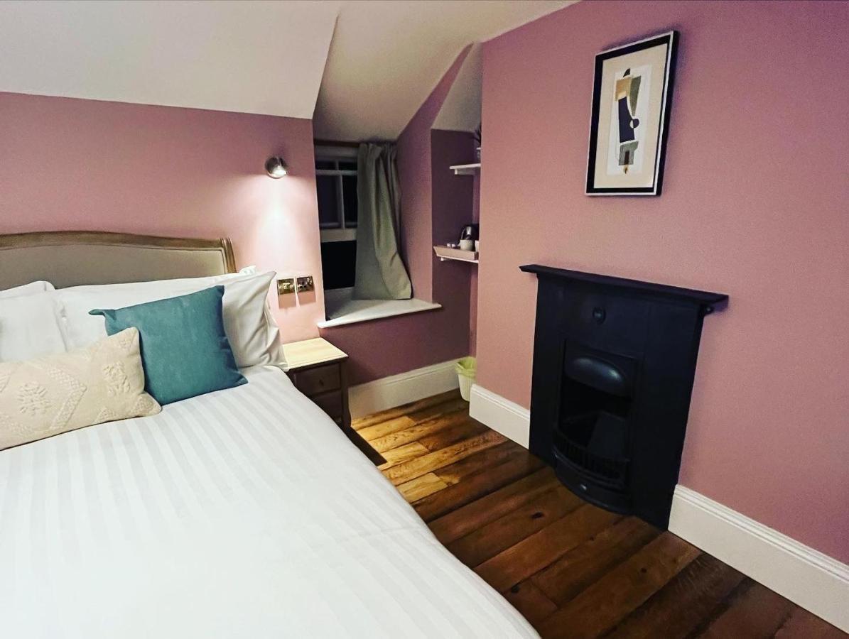 Picton-House Otel Llandowror Dış mekan fotoğraf