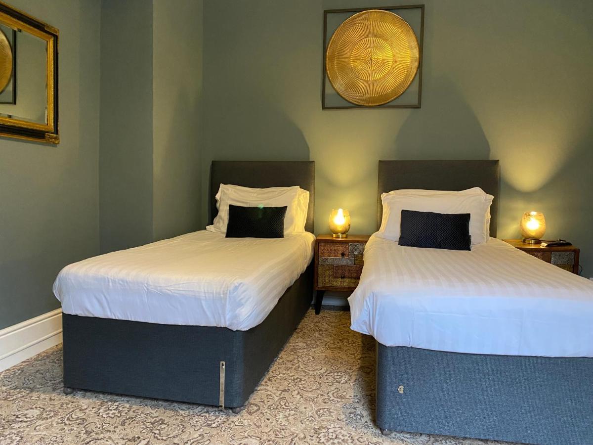 Picton-House Otel Llandowror Dış mekan fotoğraf