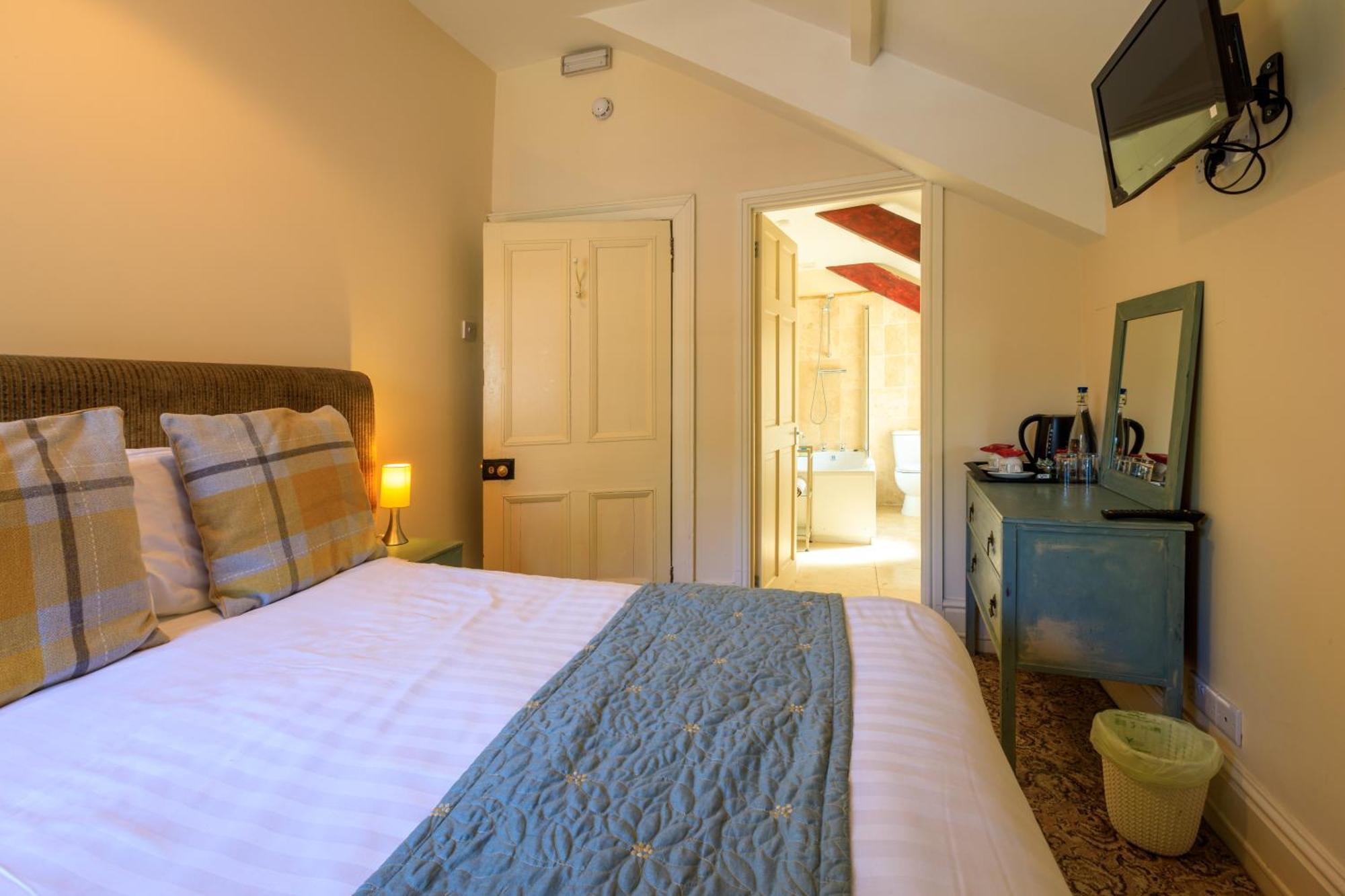 Picton-House Otel Llandowror Dış mekan fotoğraf